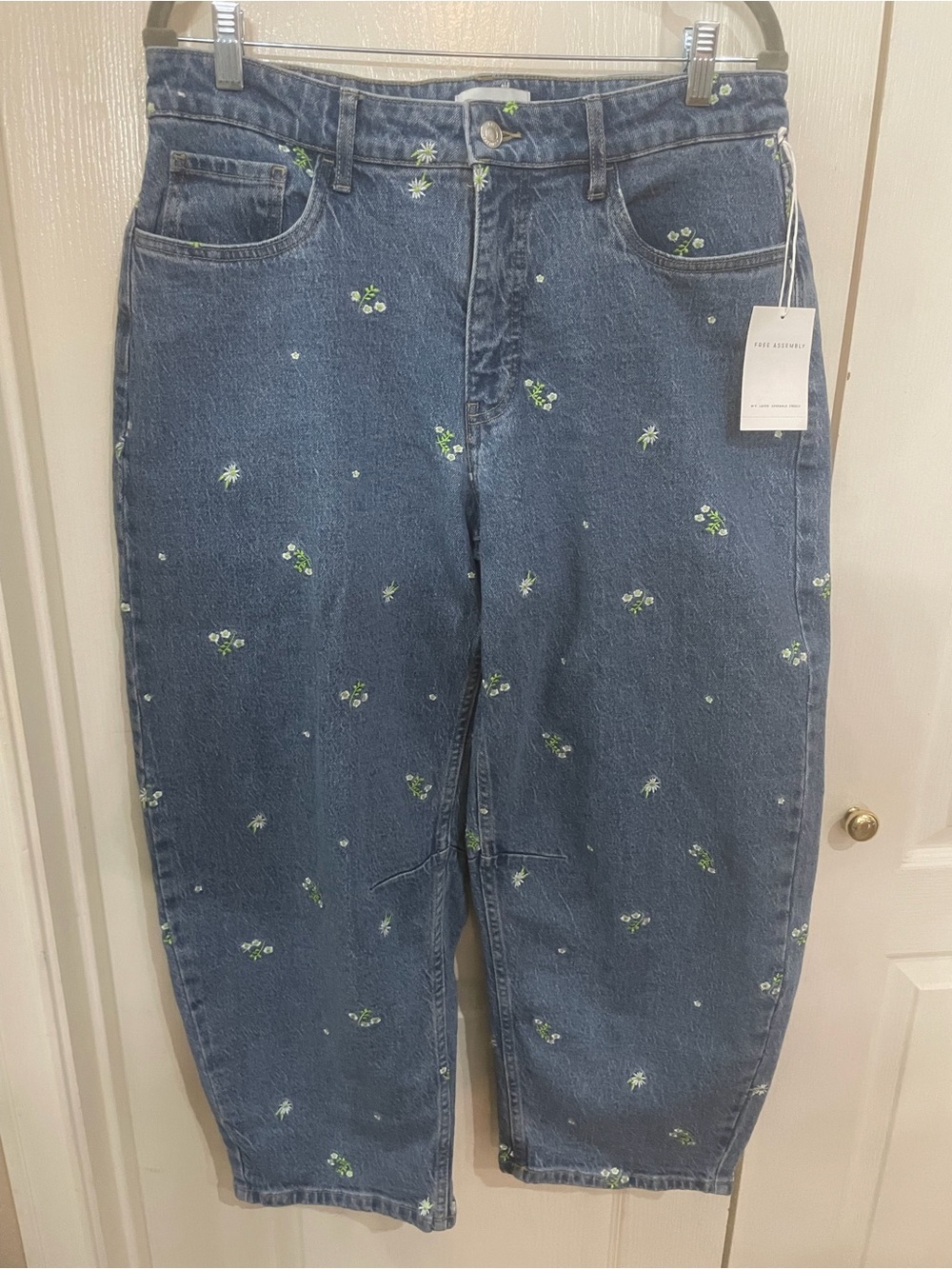 High-Waist Blue Floral Embroidered Women’s Jeans
